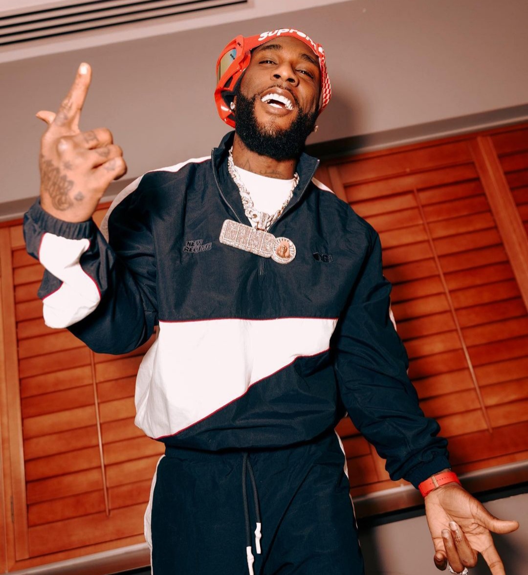 Burna Boy storms University Teaching Hospital, Port Harcourt; pays the bills of all the patients
