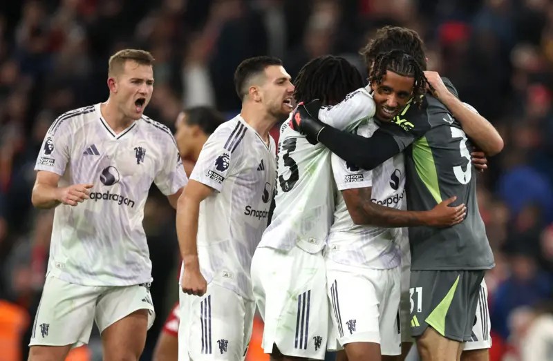 man-utd-beat-liverpool-at-anfield-for-first-time-in-9yrs