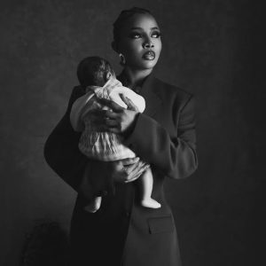 toke-makinwa-dedicates-her-daughter,-yaya,-in-church-(video)