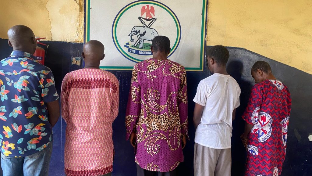how-five-men-allegedly-ass@ulted-woman-for-assisting-police-in-ongoing-investigation-in-imo