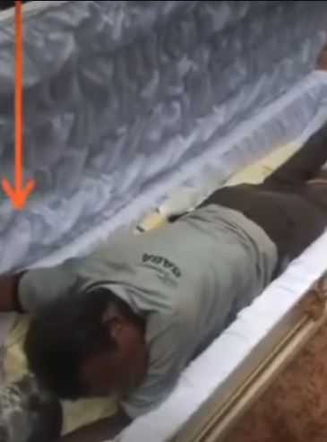 elderly-man-forced-into-coffin-with-c0rpse-after-being-accused-of-k!lling-the-deceased-in-cross-river