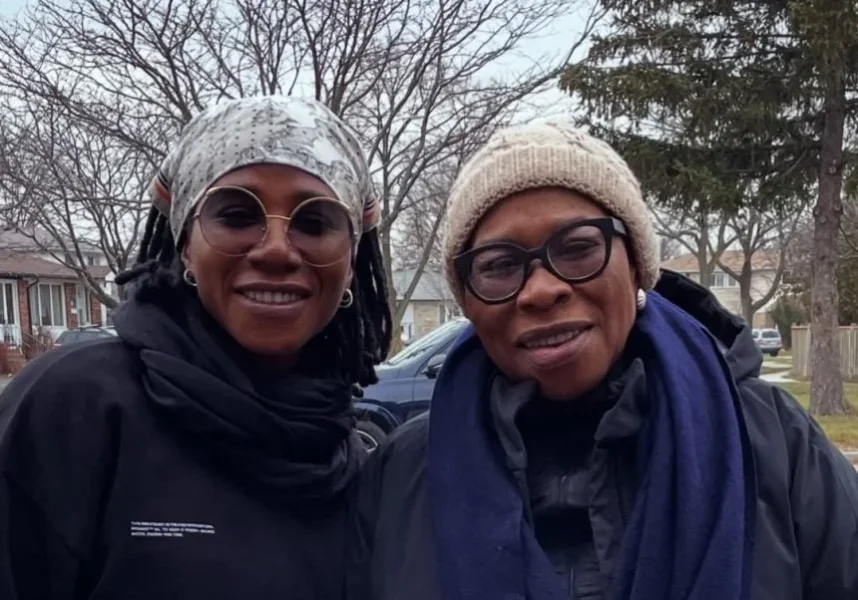 Singer Asa Loses Mother to Brain Tumour, Fans Mourn With Her
