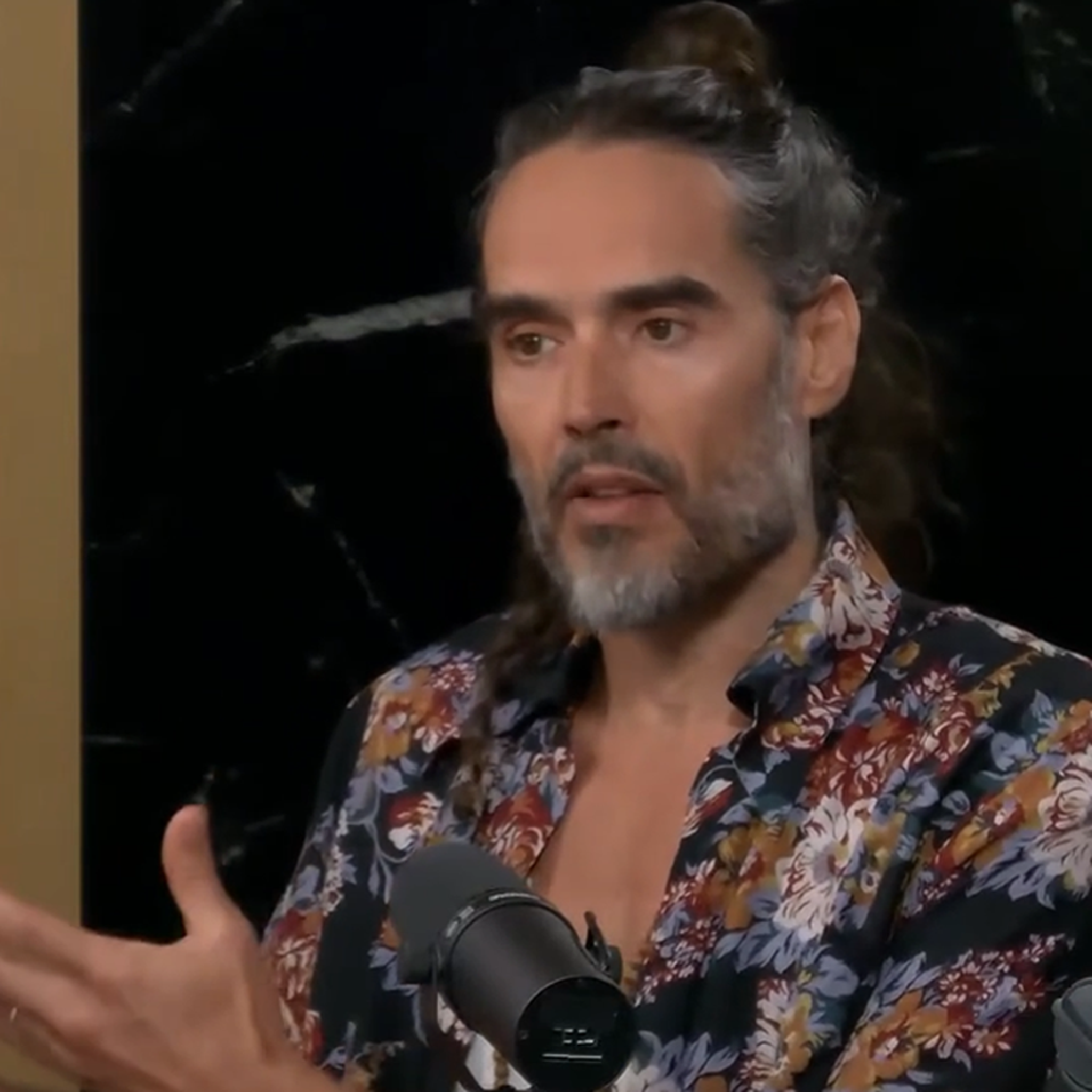 VIDEO: Actor Russell Brand admits he sl£pt with a 16-year-old girl