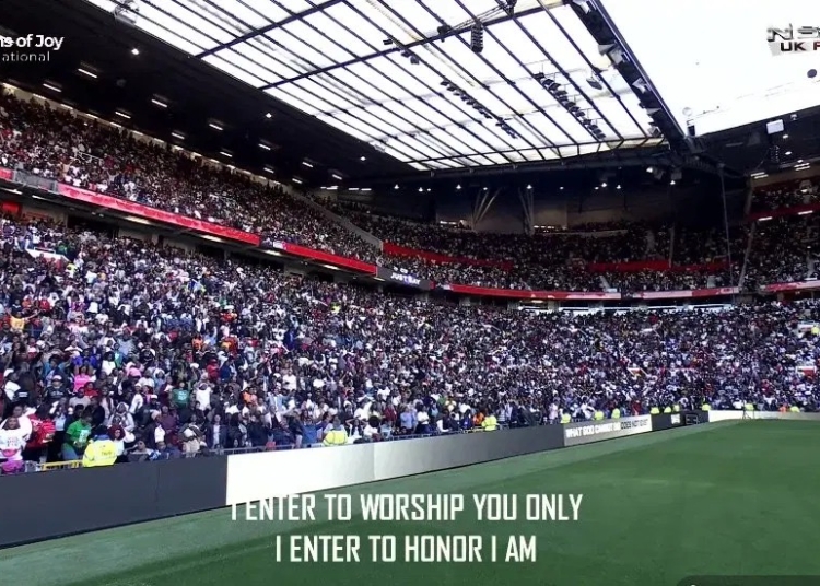 “Please Forgive Us!” — Pastor Jerry Eze Kneels to Apologize to Tens of Thousands Turned Away at Old Trafford
